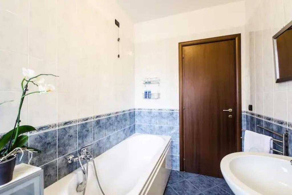 Casa Alpi 44 - Two Bedroom Flat With Huge Balcony Pescara Bagian luar foto