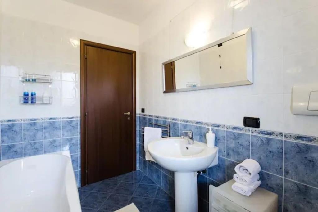 Casa Alpi 44 - Two Bedroom Flat With Huge Balcony Pescara Bagian luar foto
